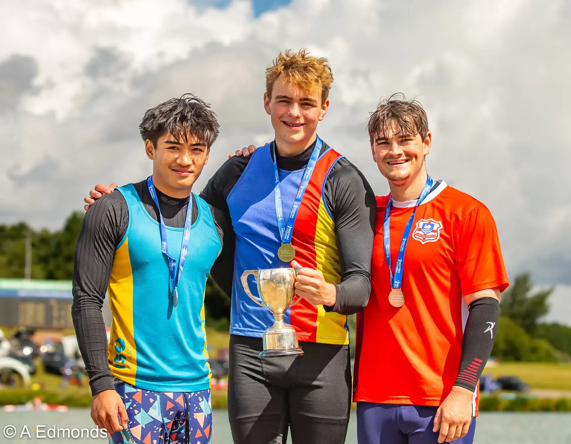 Philippe wins Rhodes Trophy U18 K1 500m